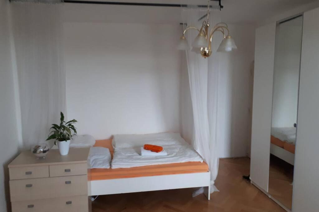 Room In Apartment Prague 3 Esterno foto